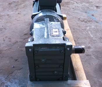K47減速機側面