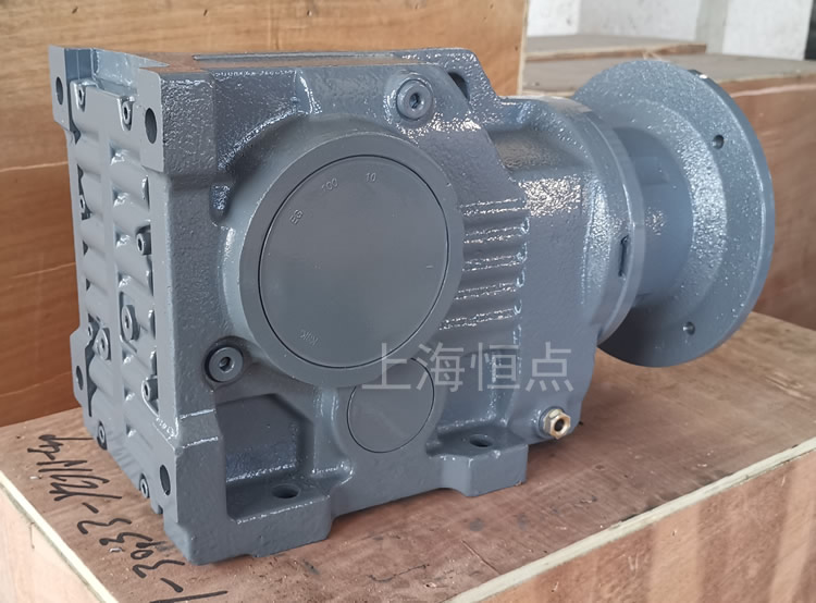 K67減速機 輸入配B5圓法蘭 輸出單軸B 實物圖