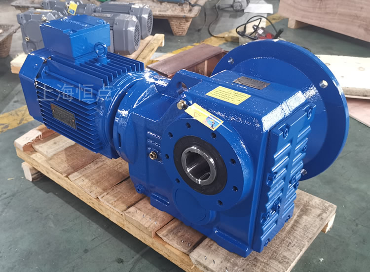 KAF77減速機 輸入配方殼電機 輸出通孔+左側輸出法蘭 藍色實物圖 -上海恒點