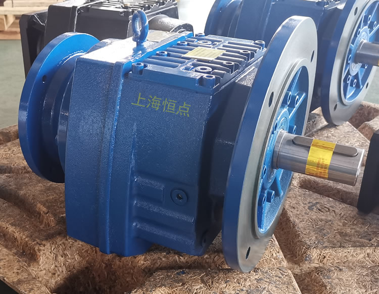 RF87減速機，輸入配法蘭B5端蓋，立式法蘭輸出，實物照片