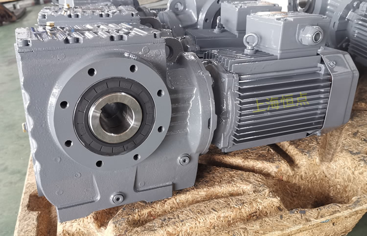 SA77系列減速機輸入配電機，輸出通孔，常用件實物圖