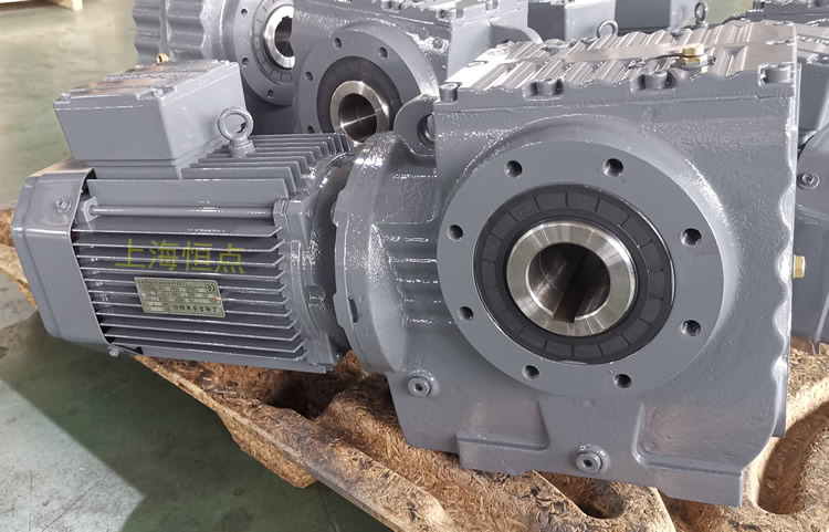 SA77系列減速機輸入配電機，輸出通孔，常用件實物圖