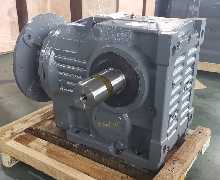 K97減速機，輸入配電機法蘭端蓋，右輸出單軸，實物圖如下